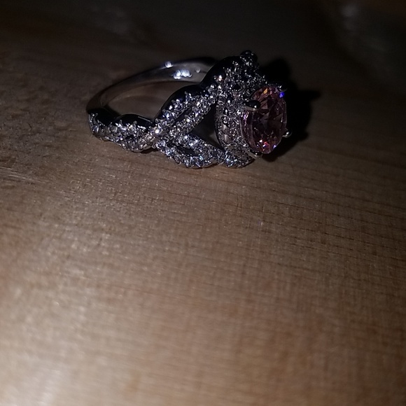 Pink ring - Picture 2 of 5